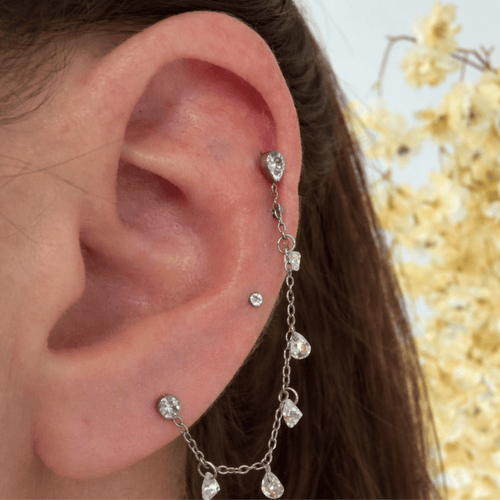 Piercing Helix com Corrente Crystal em Titânio | Pratinhas