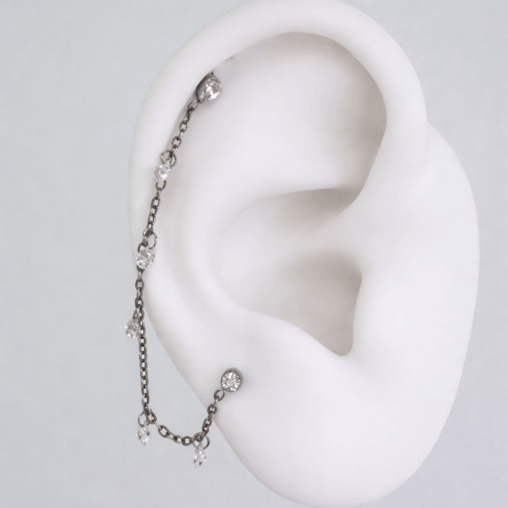 Piercing Helix com Corrente Crystal em Titânio | Pratinhas