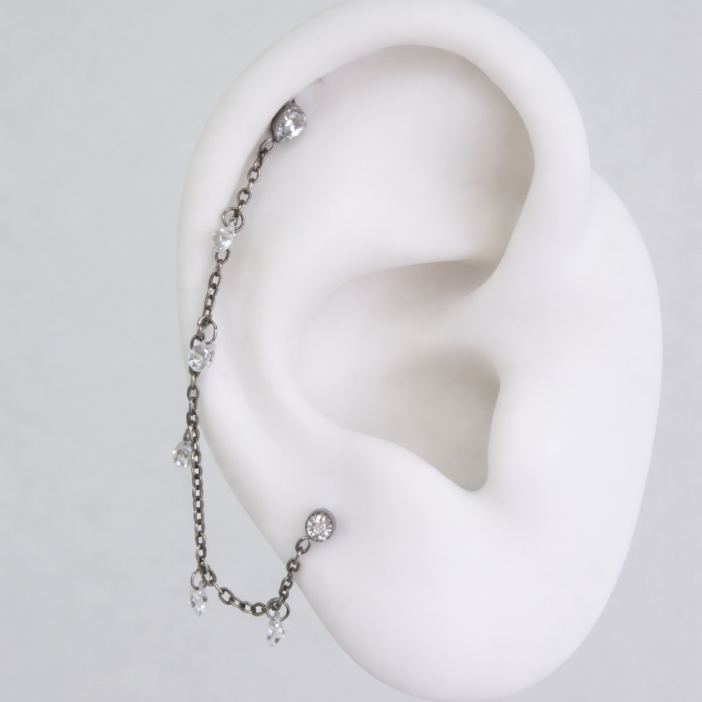 Piercing Helix com Corrente Crystal em Titânio | Pratinhas