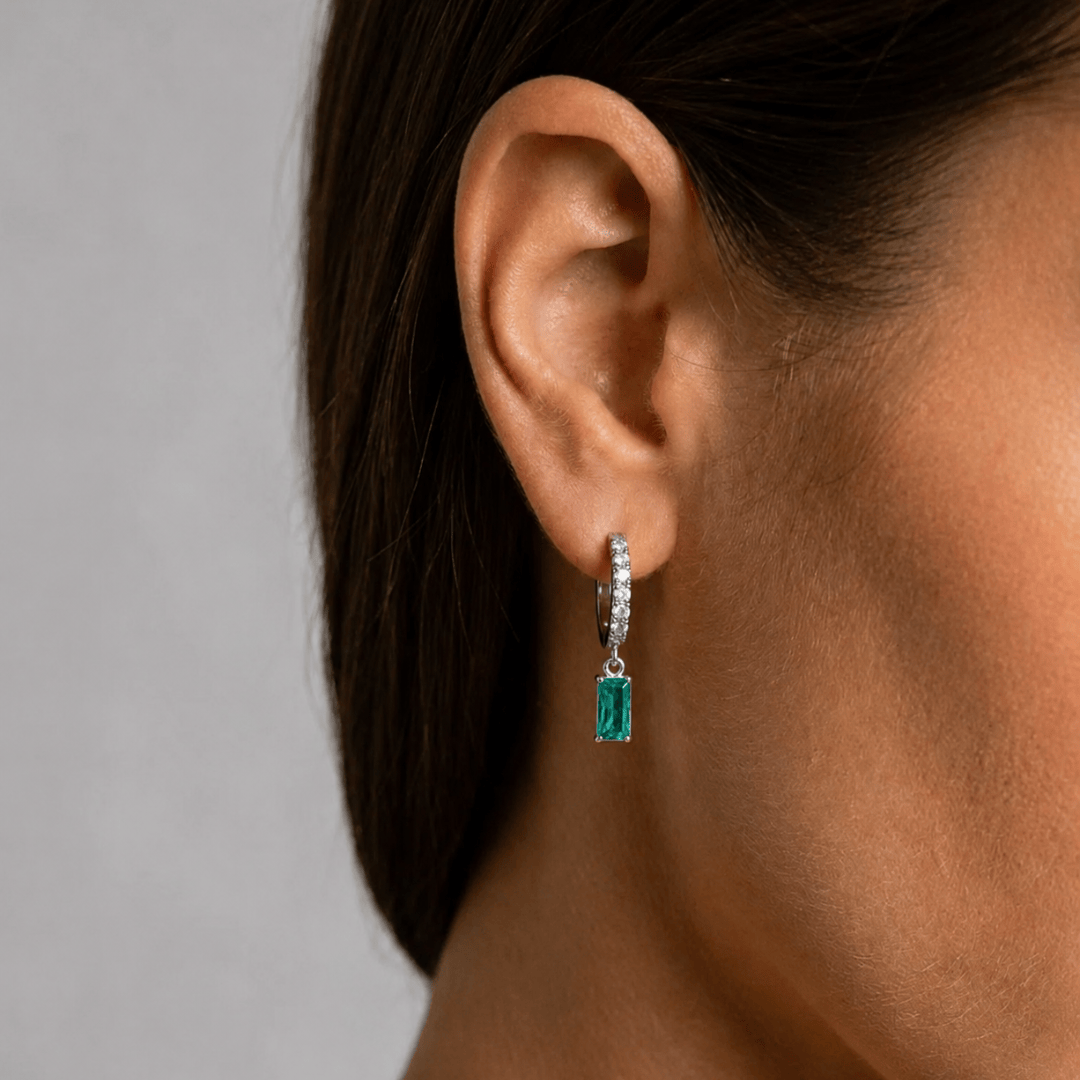 Argola de Titânio com Zircônia Verde Retangular 12mm | Pratinhas