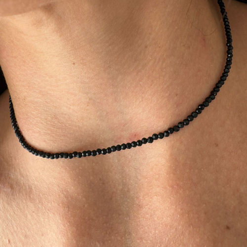 Choker Preta Minimalista com Extensor em Prata