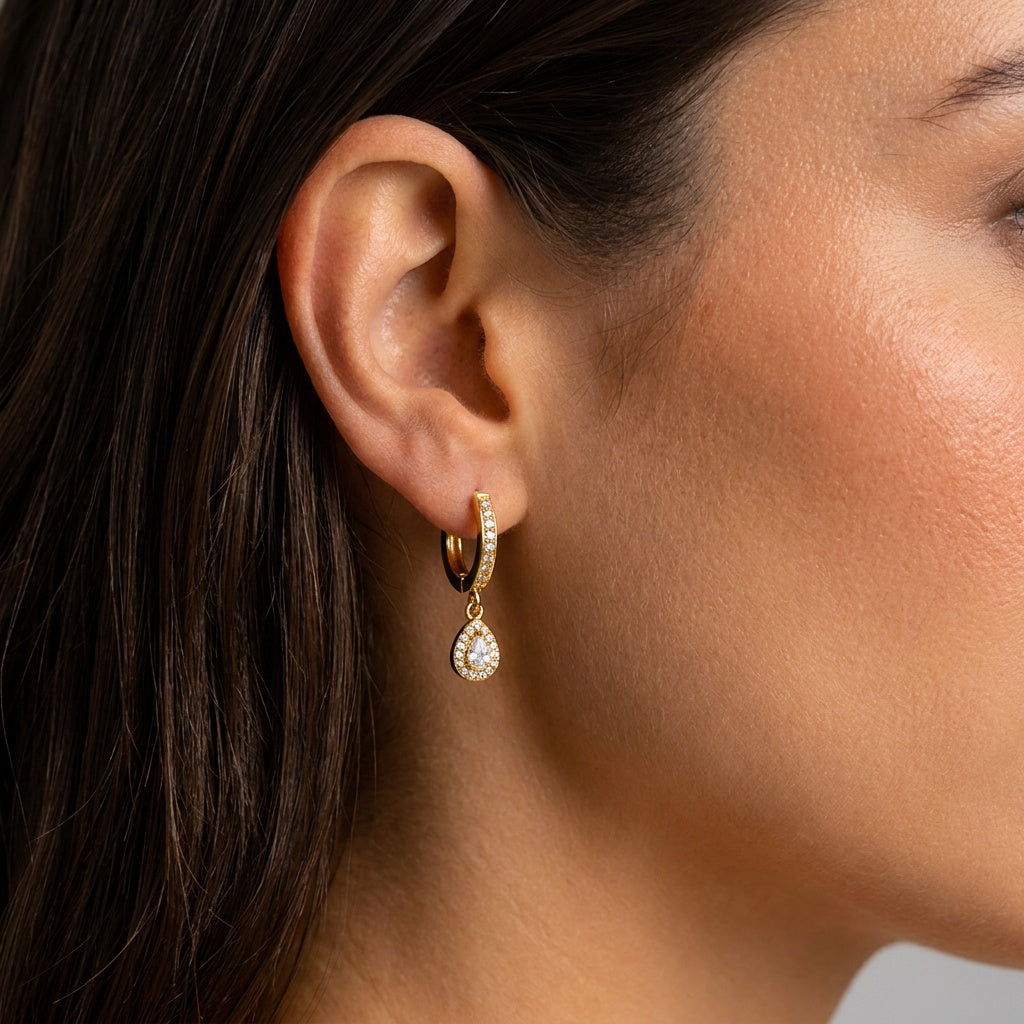 Argola Lumi Gold em Titânio com Pingente Gota | Pratinhas