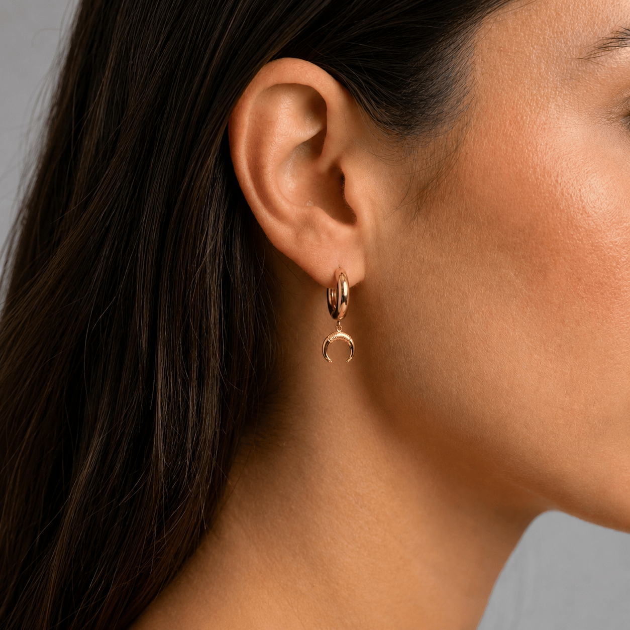 Brinco Lua Titânio Gold 14mm | Pratinhas