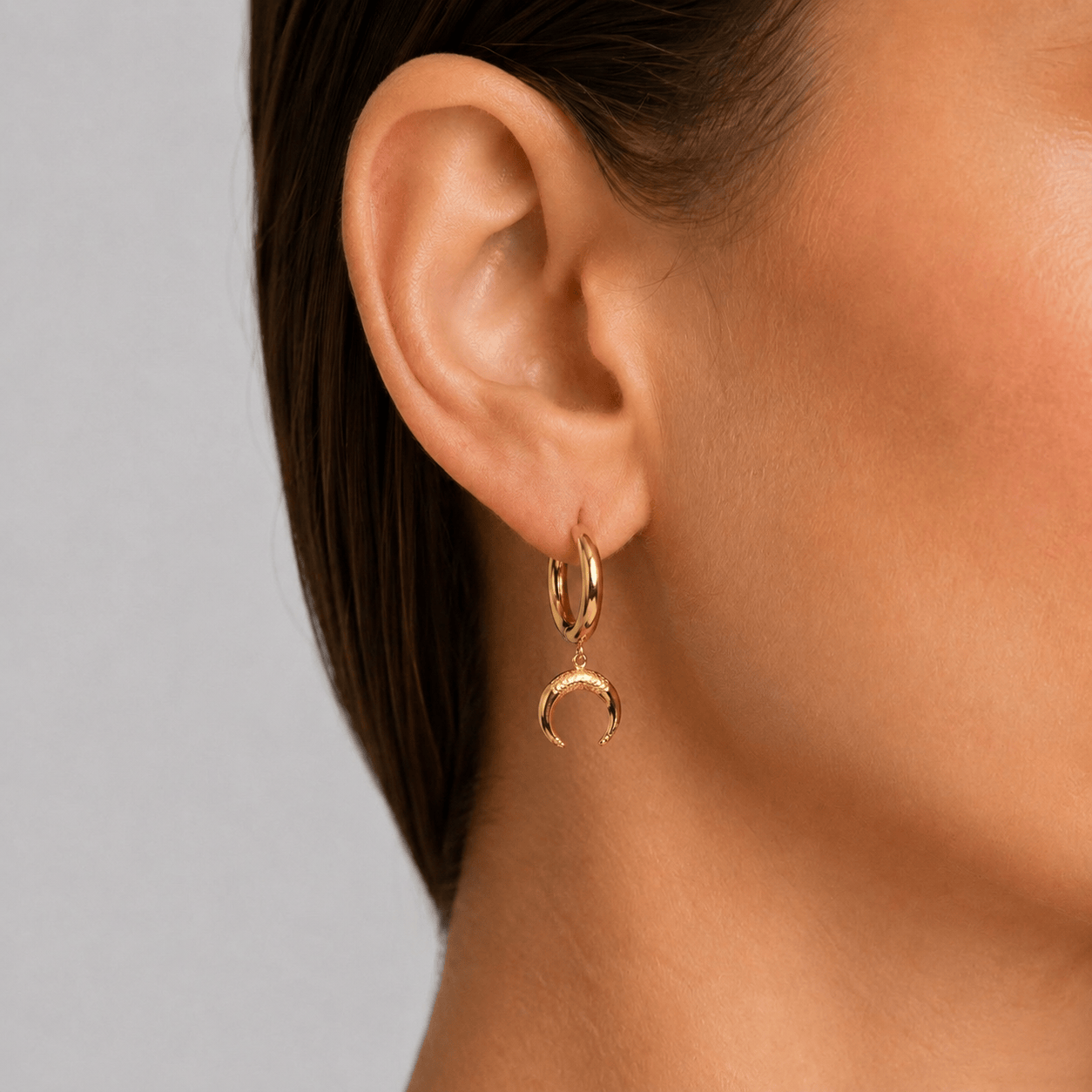 Brinco Lua Titânio Gold 14mm | Pratinhas