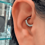 Piercing Daith Elegance Natural Titânio | Pratinhas