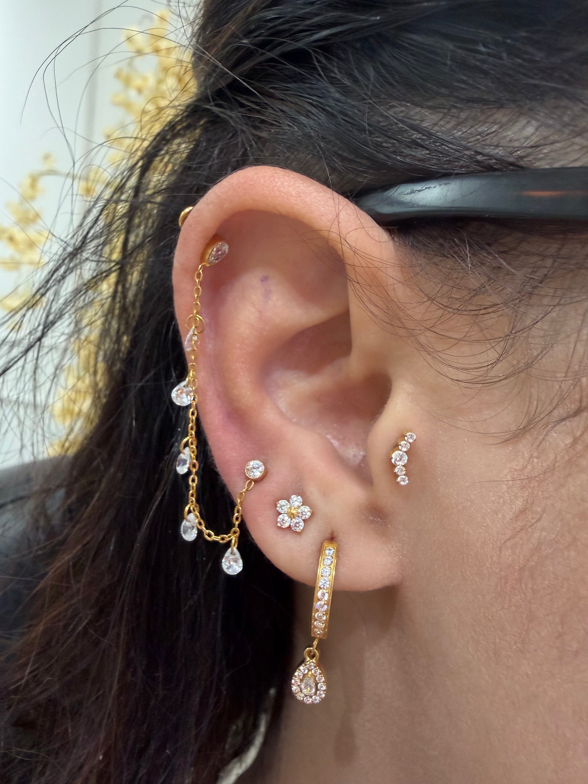 Piercing Helix com Corrente Crystal em Titânio | Pratinhas