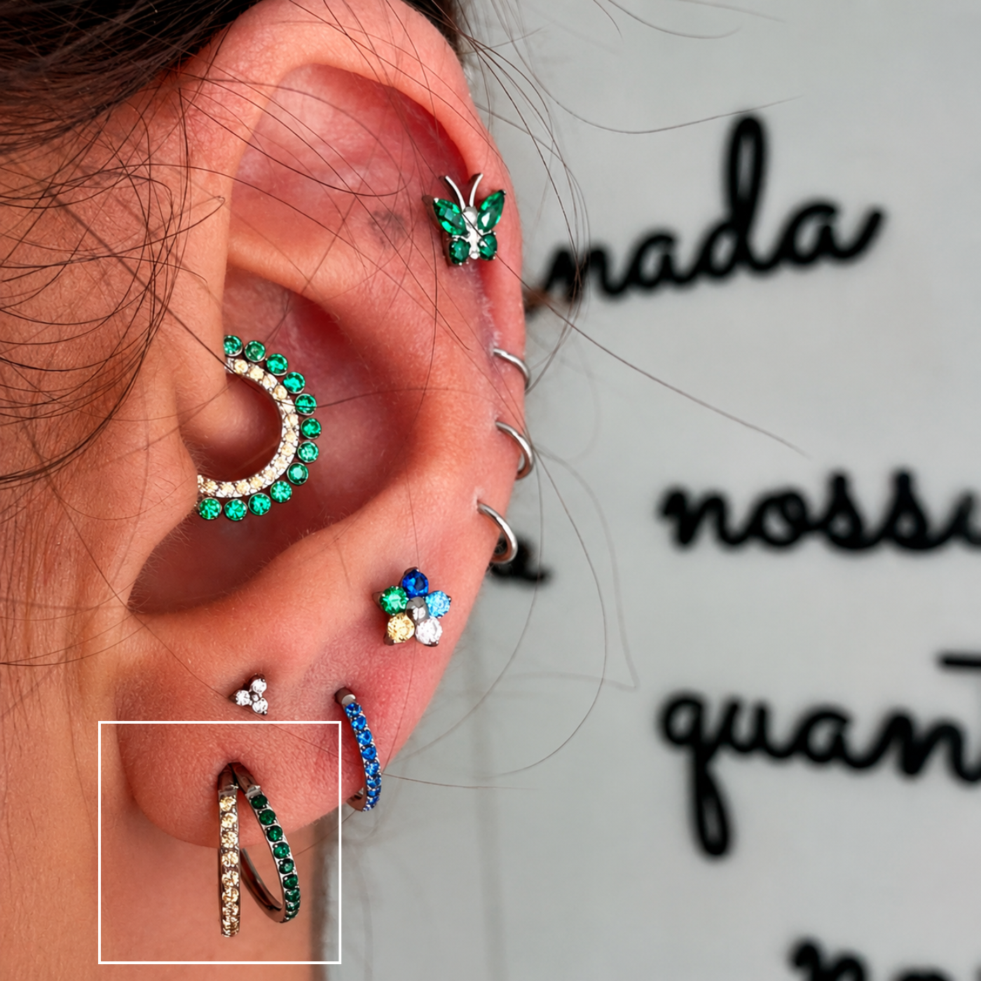 Piercing Articulado Duplo Frontal em Titânio | Pratinhas