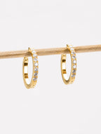 Argola Lumina Cravejada em Titânio Dourado 10mm | Pratinhas