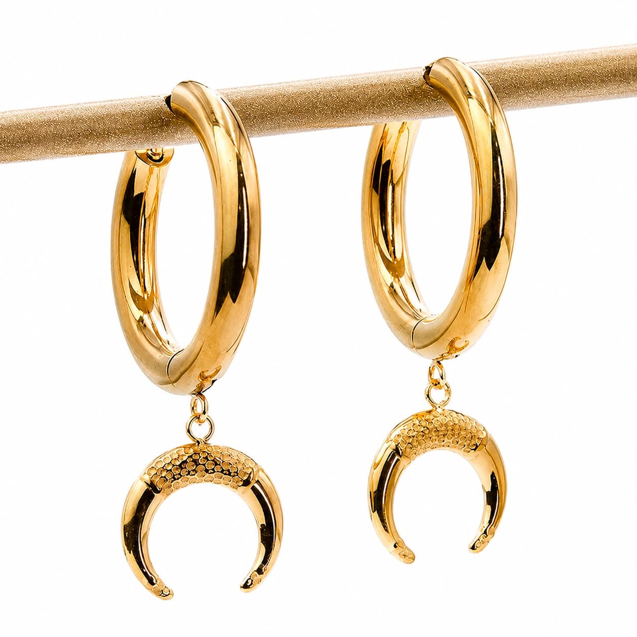 Brinco Lua Titânio Gold 14mm | Pratinhas