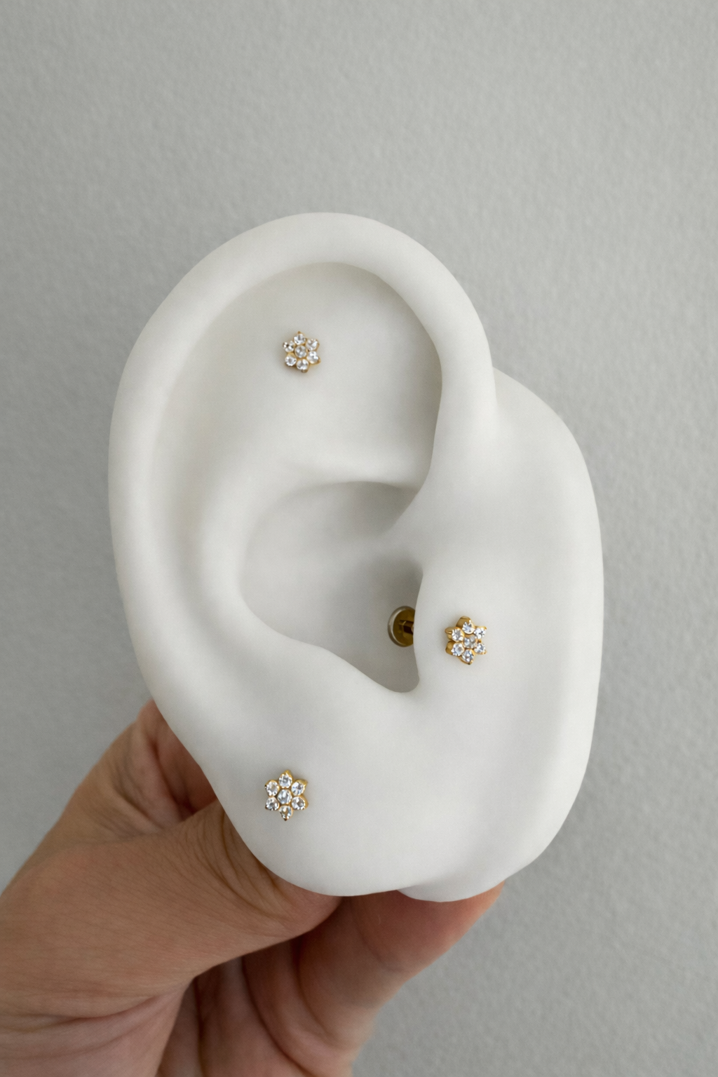 Piercing Helix Flor em Titânio | Pratinhas