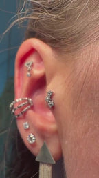 Piercing Tragus 3 Flores em Titânio | Pratinhas